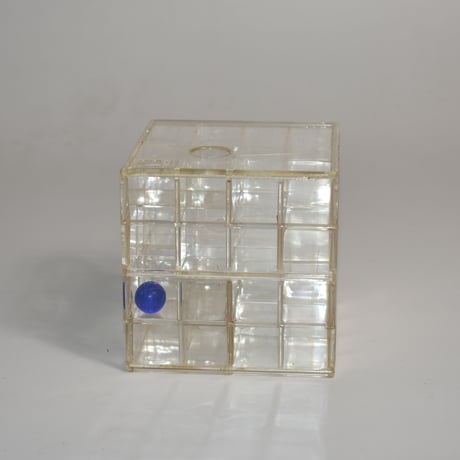 VINTAGE 60'S "MILTON BRADLEY TRY-IT" BALL IN MAZE PUZZLE
