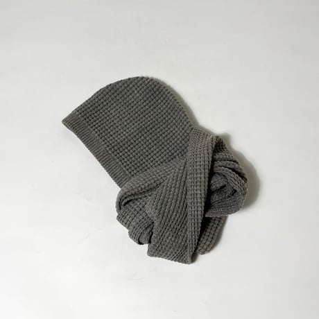 COMFORTABLE REASON "Waﬄe Hood Scarf"