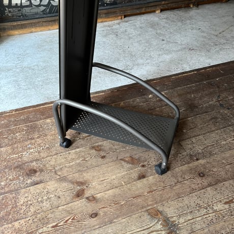 USED STEEL FRAME CARRY STAND MIRROR