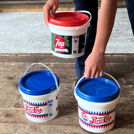 USED PEPSI & 7UP PLASTIC BUCKET