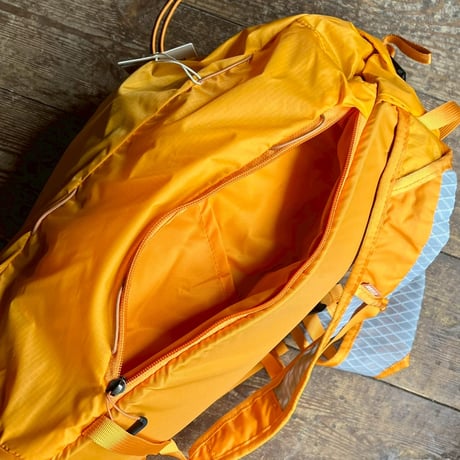 NEW “REI / FLASH 18” NYLON BACKPACK