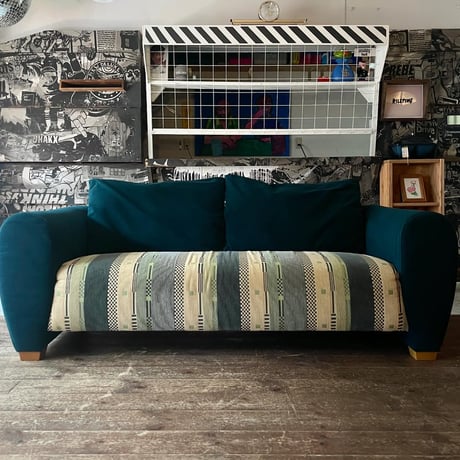 USED WOODEN LEG FABRIC 2P SOFA