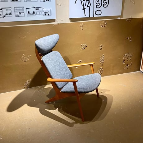 USED WOODEN FLAME FABRIC ARM CHAIR