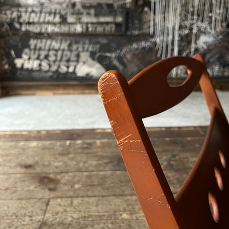 JAPAN VINTAGE “KARIMOKU” WOODEN FOLDING MAGAZINE RACK