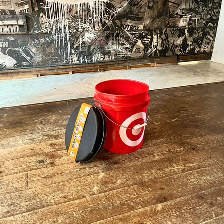NEW “TARGET / 5 GALLON BUCKET” AND “BIG BEAR / SPIN SEAT” SET