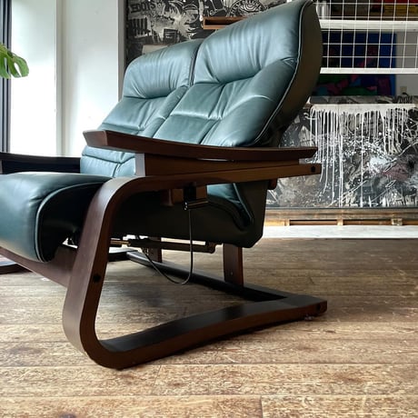 JAPAN USED "FUJI FURNITURE" LEATHER WOODEN ARM RECLINING 2P SOFA
