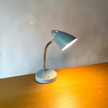 JAPAN USED METAL SHADE TABLE LAMP