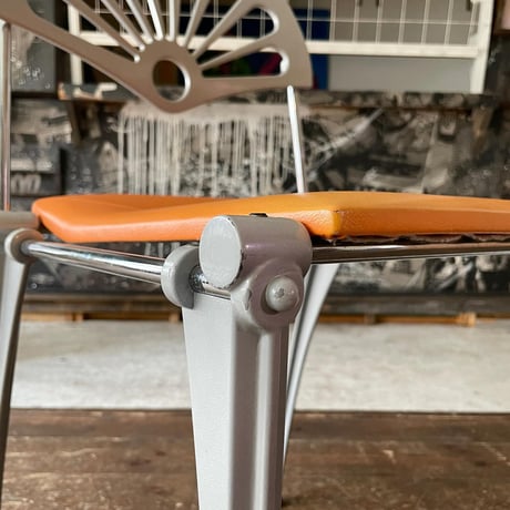 USED IRON LEG VINYL LEATHER CHAIR