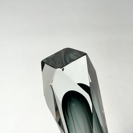 USED GLASS FLOWER VASE