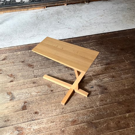 JAPAN USED “KARIMOKU” WOODEN SIDE TABLE