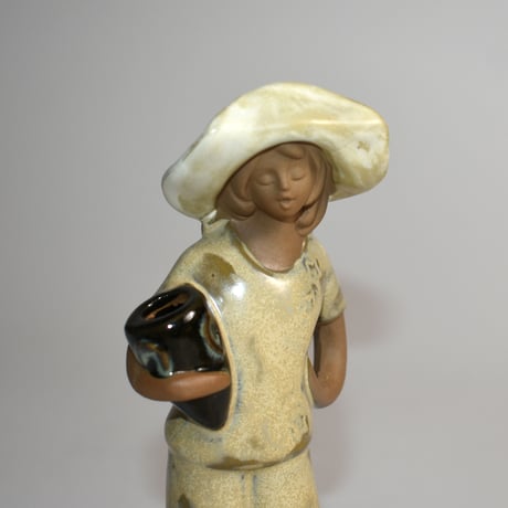 CERAMIC WOMAN PEN HOLDER