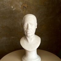 USED CERAMIC MAN OF A STATUE