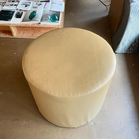 USED VINYL LEATHER BIG ROUND STOOL