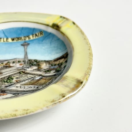 VINTAGE "SEATLE WORLDS FAIR" CERAMIC ASHTRAY