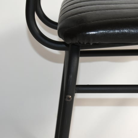 USED VINYL LEATHER IRON LEG CHAIR