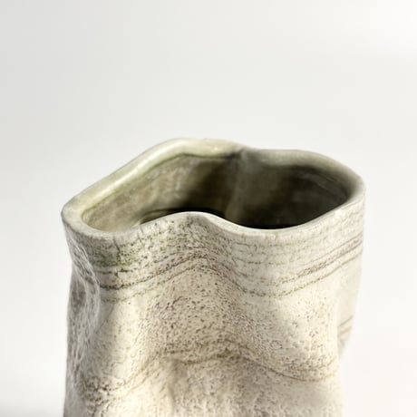 USED CERAMIC DESIGN FLOWER VASE