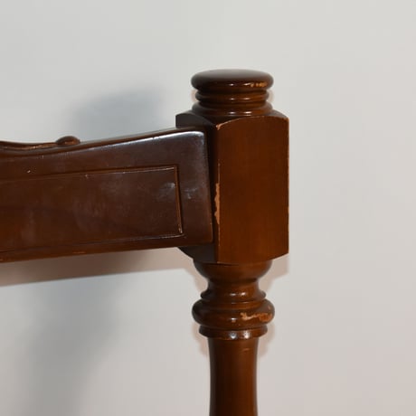 USED WOODEN CHAIR