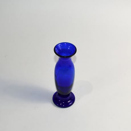 USED GLASS FLOWER VASE