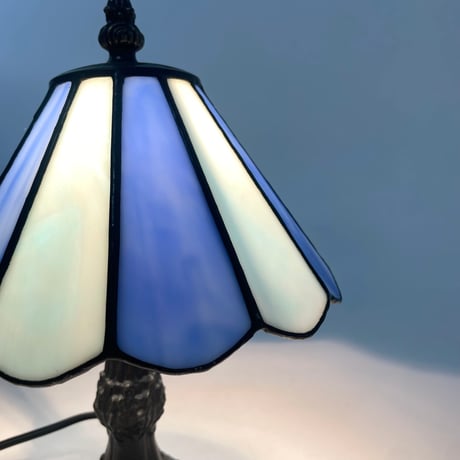 USED STAINED GLASS LAMP