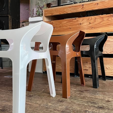 USED PLASTICS STOOL