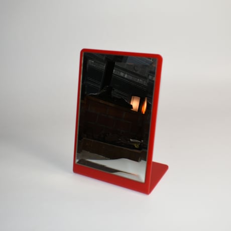 USED PLASTIC FLAME TABLE MIRROR