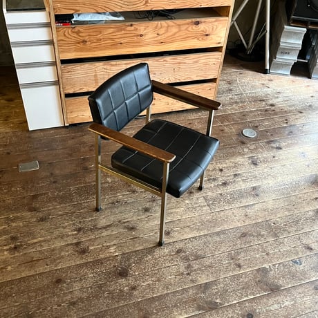 JAPAN VINTAGE 70S “HOUTOKU” STEEL FRAME VINYL LEATHER WOODEN ARM CHAIRS
