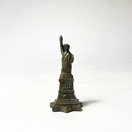VINTAGE STATUE OF LIBERTY OBJECT
