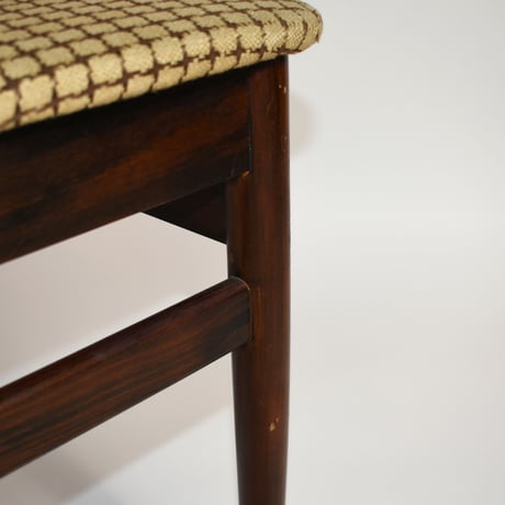 JAPAN USED "KARIMOKU" WOODEN FABRIC CHAIR