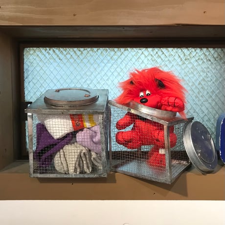 VINTAGE ALUMINUM WIRE BASKET