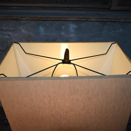 WOODEN TABLE LAMP