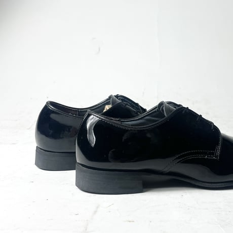 USED "CAPPS SHOE COMPANY" ENAMEL SHOES