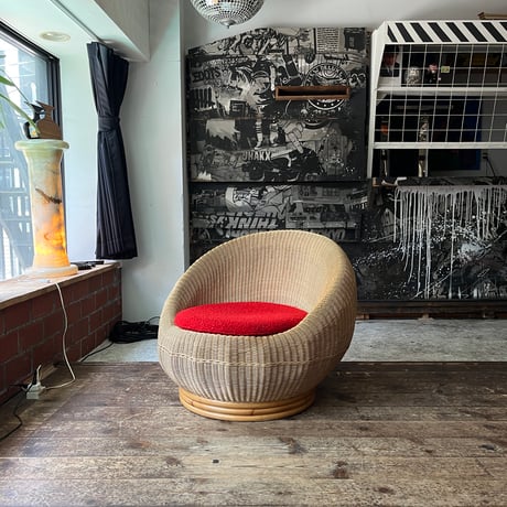 USED RATTAN LOUNGE CHAIR