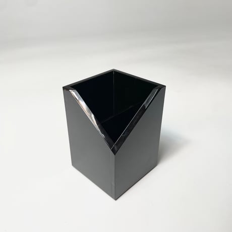 USED ACRYLIC PEN STAND