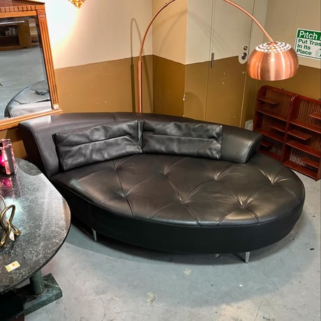 USED IRON LEG GENUINE LEATHER DESIGN SOFA