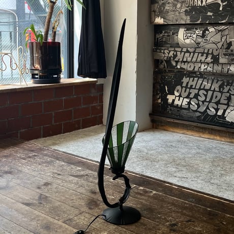 USED METAL FRAME RESIN SHADE STAND LAMP