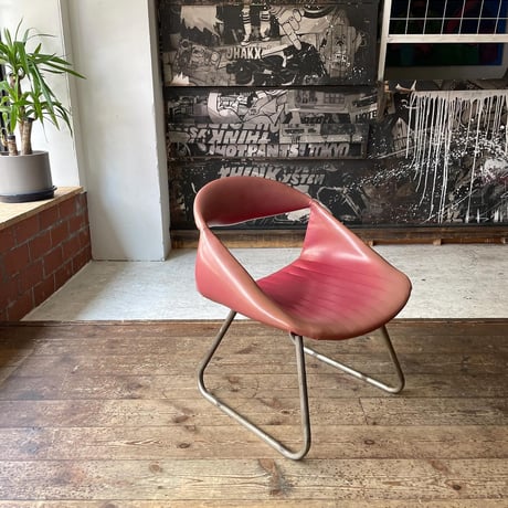 USED VINYL LEATHER IRON CHAIR