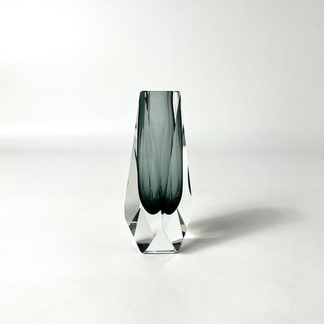 USED GLASS FLOWER VASE