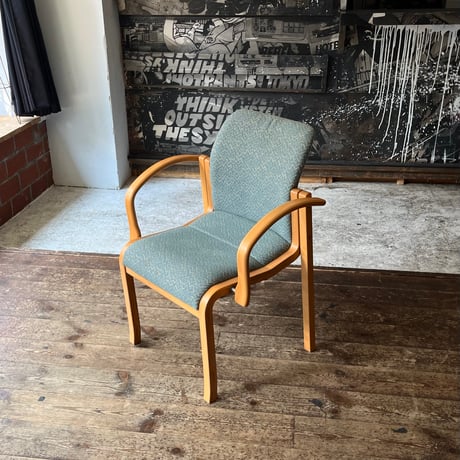JAPAN USED “ITOKI” WOODEN FRAME FABRIC ARM CHAIR