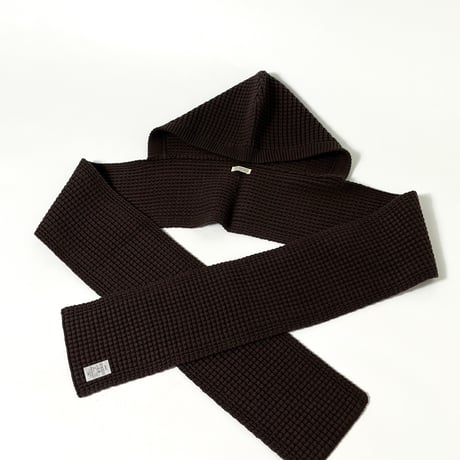 COMFORTABLE REASON "Waﬄe Hood Scarf"