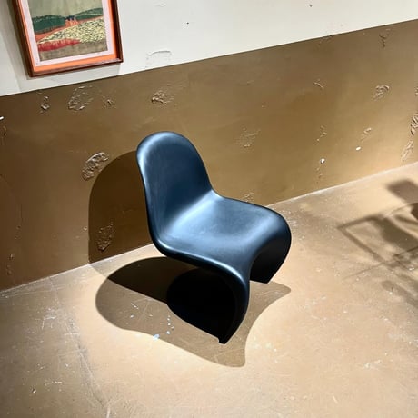 USED PLASTIC DINING CHAIR