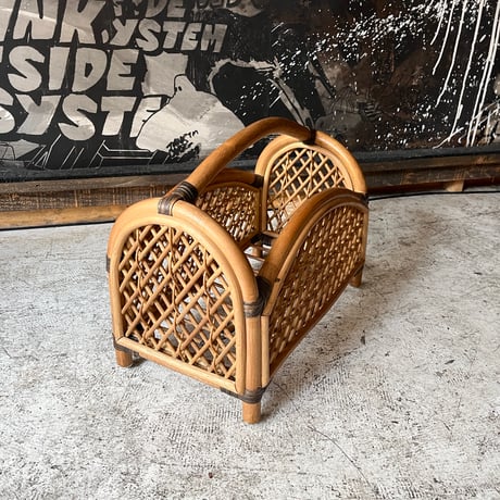 USED BAMBOO & RATTAN MAGAZINE RACK
