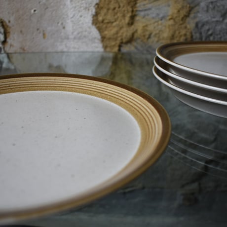 POTTERY PLATE