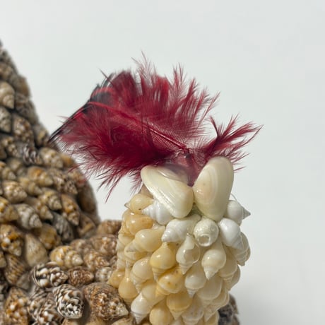 USED HANDMADE SEASHELL POODLE