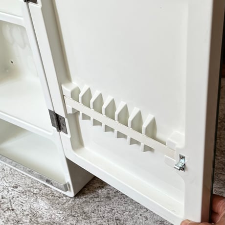 JAPAN USED PLASTIC VANITY CABINET