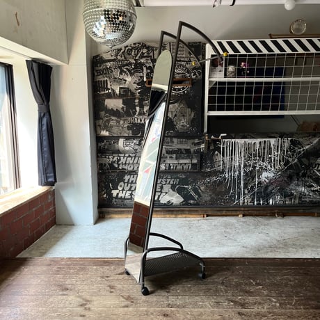 USED STEEL FRAME CARRY STAND MIRROR