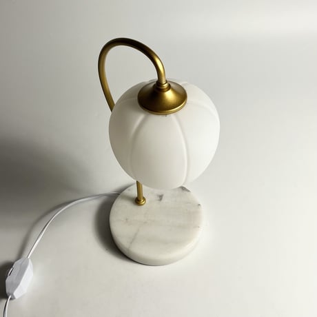 USED MARBLE SHADE TABLE LAMP