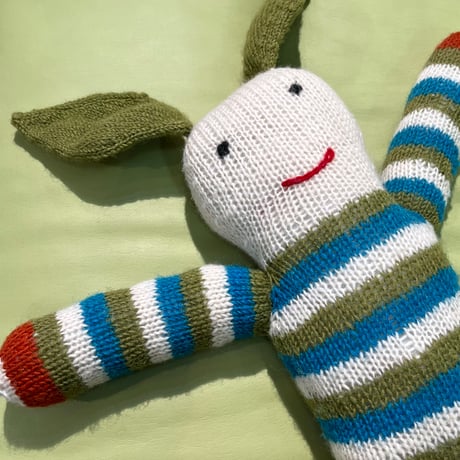 USED UNKNOWN HAND-KNITTED PLUSH TOY