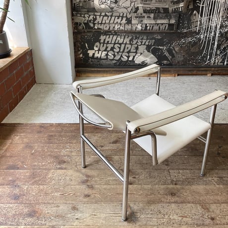 USED LEATHER SEAT STEEL FLAME LOUNGE CHAIR