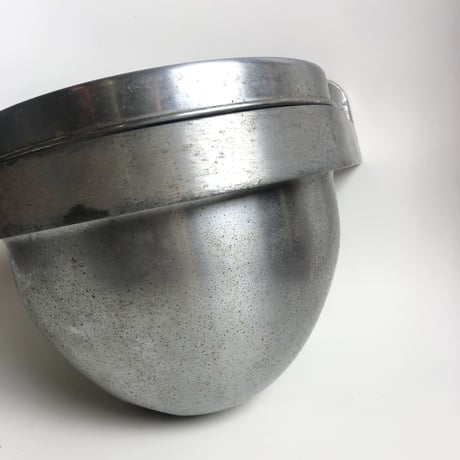 STAINLESS STEEL WALL MOUNT ASHTRAY