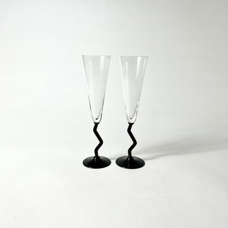 USED ZIG ZAG STEM CHAMPAGNE GLASS SET